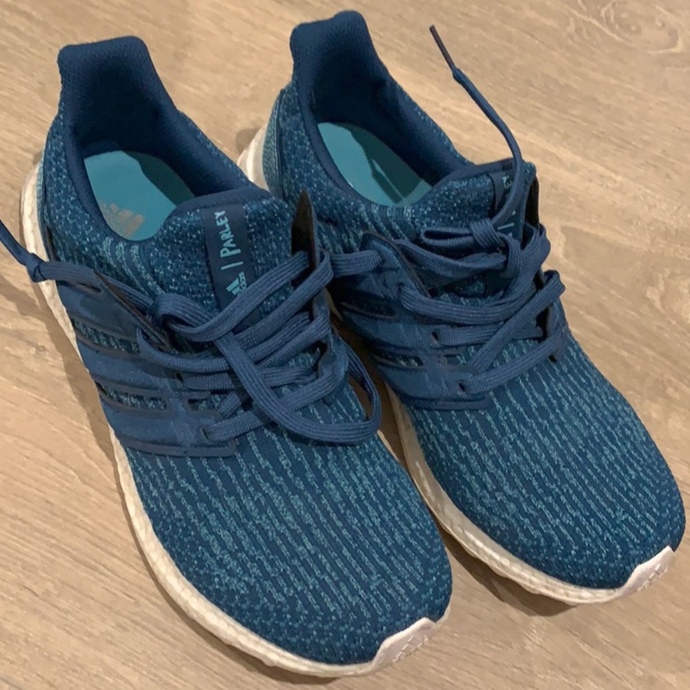 Adidas UltraBoost Parlay Size 9